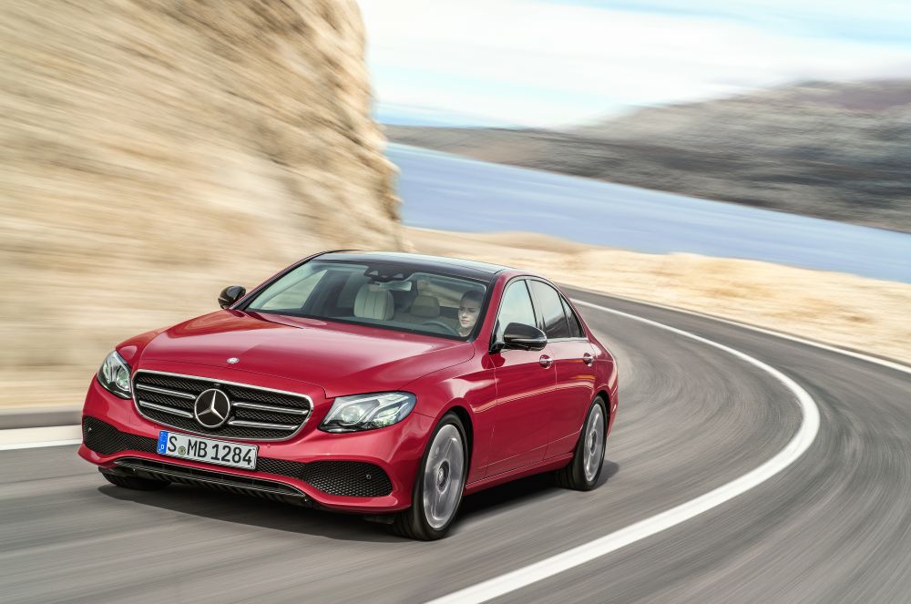 Новият Mercedes E-класа е с автопилот при 210 км/ч